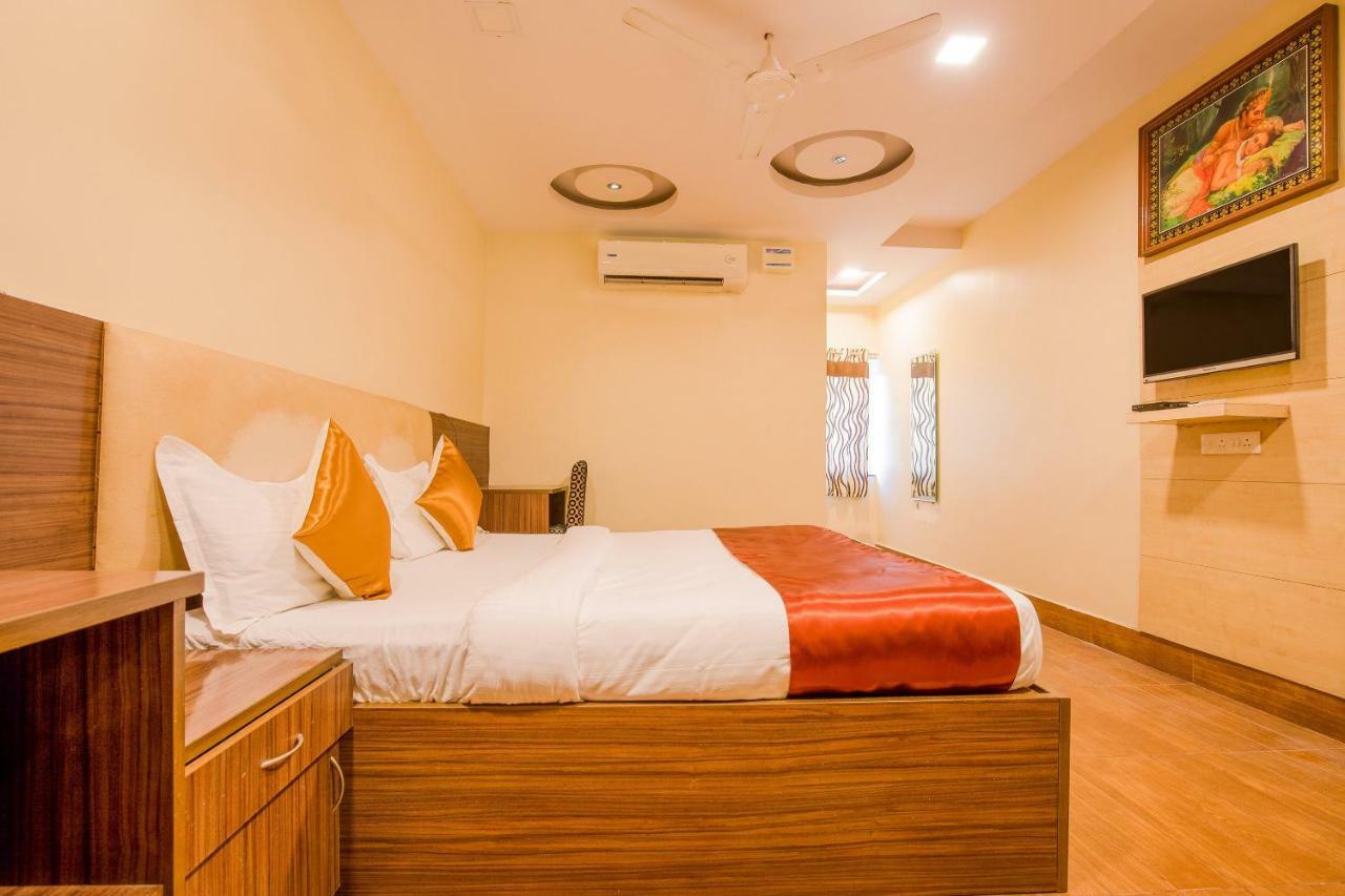 Oyo 13494 Hotel Nakshatra Inn Haïdarabad Extérieur photo